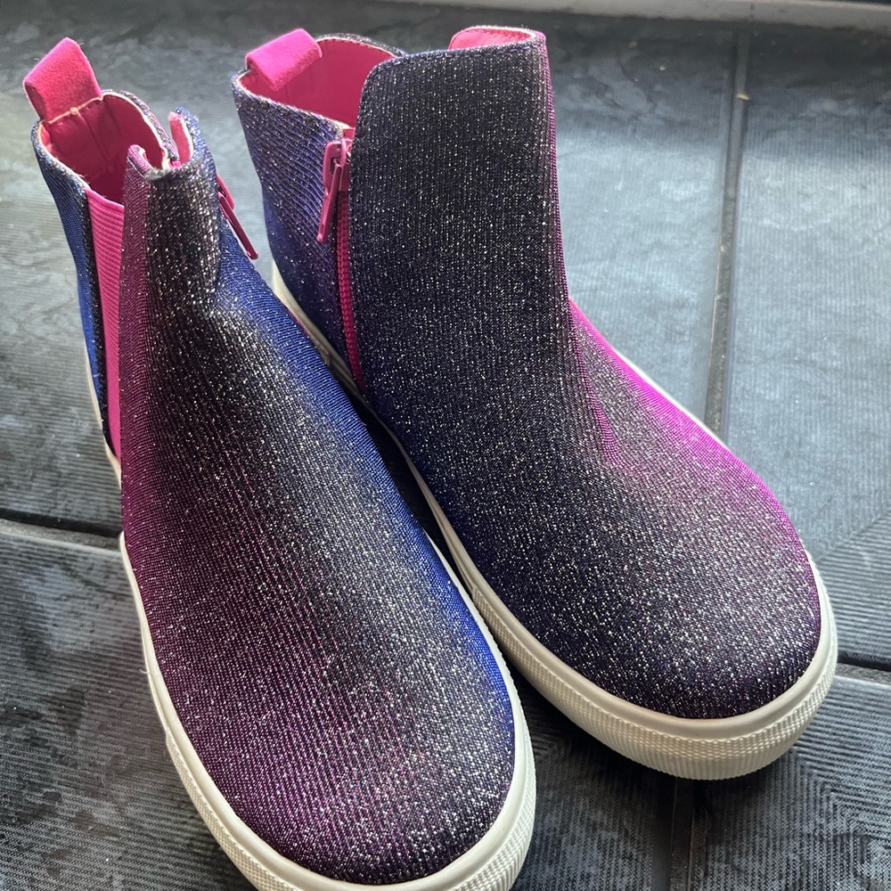 Glittery Pink. Purple, Black  Sneaker Boots Brand New
Big girl 4 /Women's 6